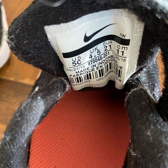 Nike Revolution 3 Print TD Black Hearts Infant Toddler Running Shoe Size 5 - Picture 7 of 8